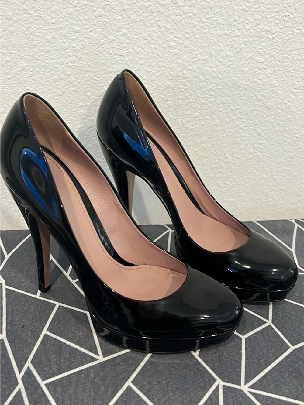 Gucci Black Patent Leather Stiletto Pumps